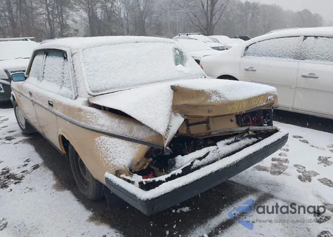 1985 Volvo 244 Dl/Gl z USA, uszkodzony, nr VIN YV1AX8846F3135314